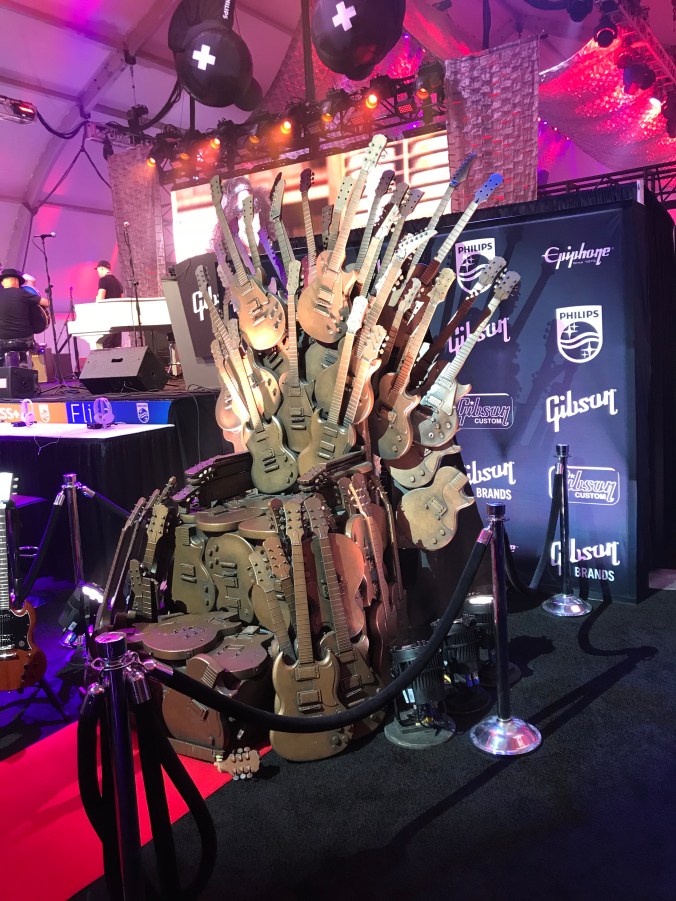 Gibson_Throne